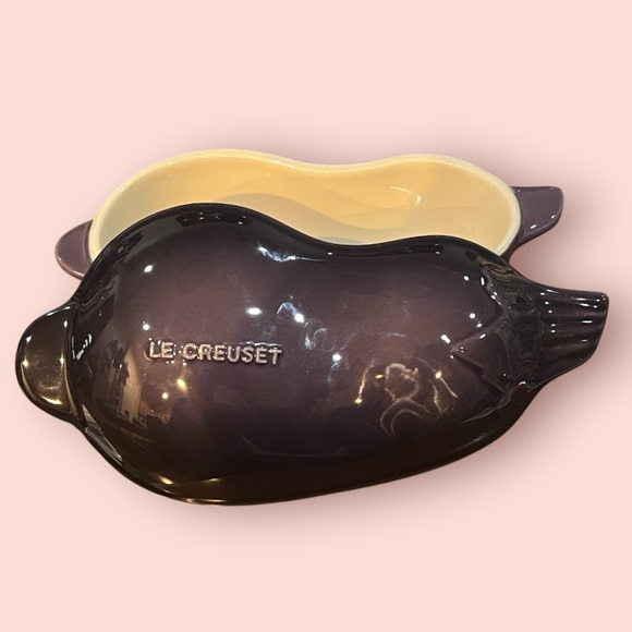 Le Creuset Stoneware Eggplant Cocotte (Cassis) - Picture 2 of 4